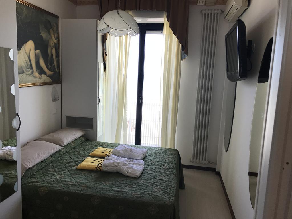 Hotel Byron Milano Marittima Exteriér fotografie