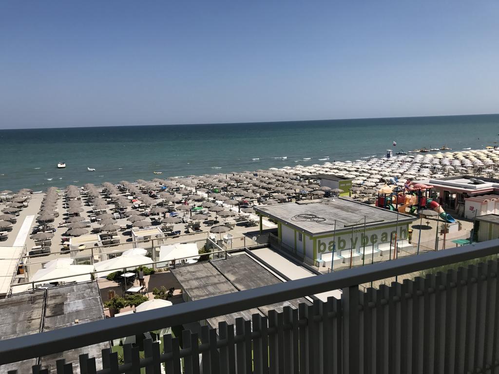 Hotel Byron Milano Marittima Exteriér fotografie