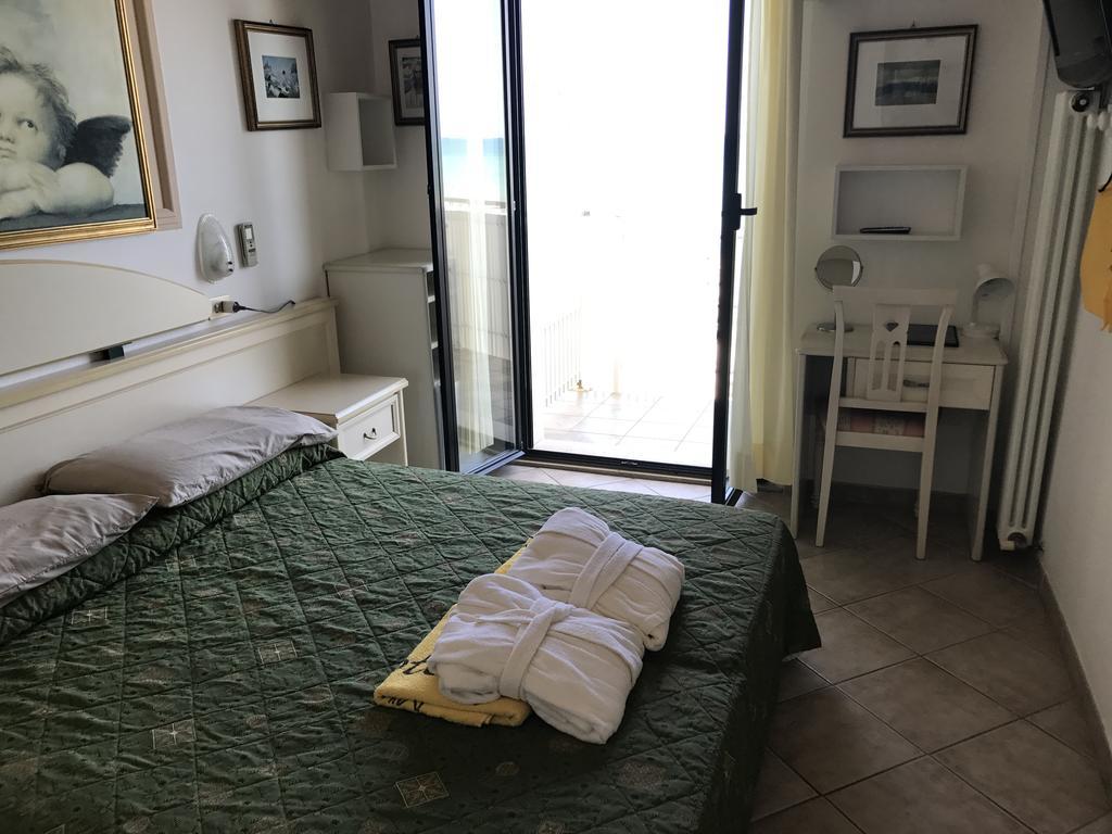 Hotel Byron Milano Marittima Exteriér fotografie