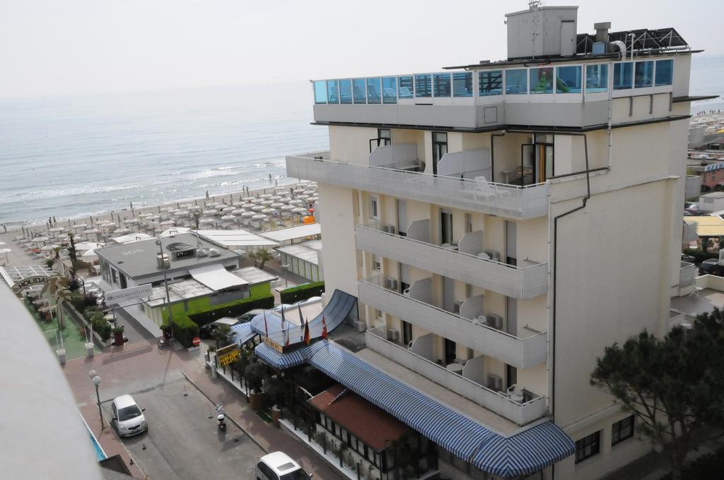 Hotel Byron Milano Marittima Exteriér fotografie