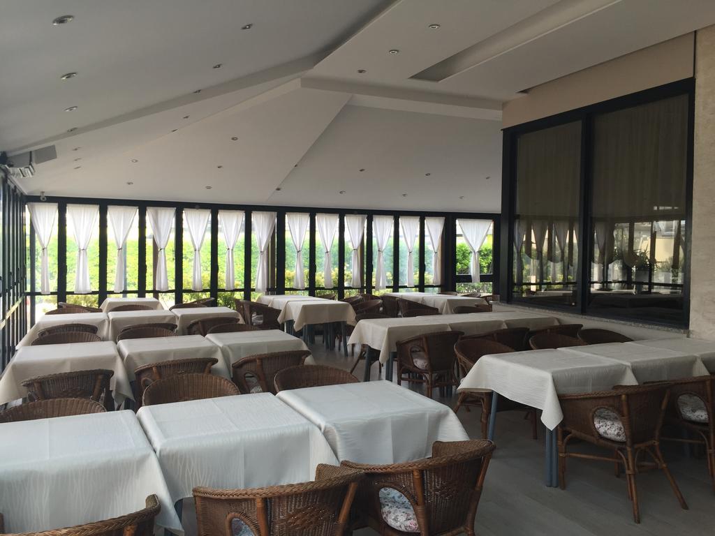 Hotel Byron Milano Marittima Exteriér fotografie