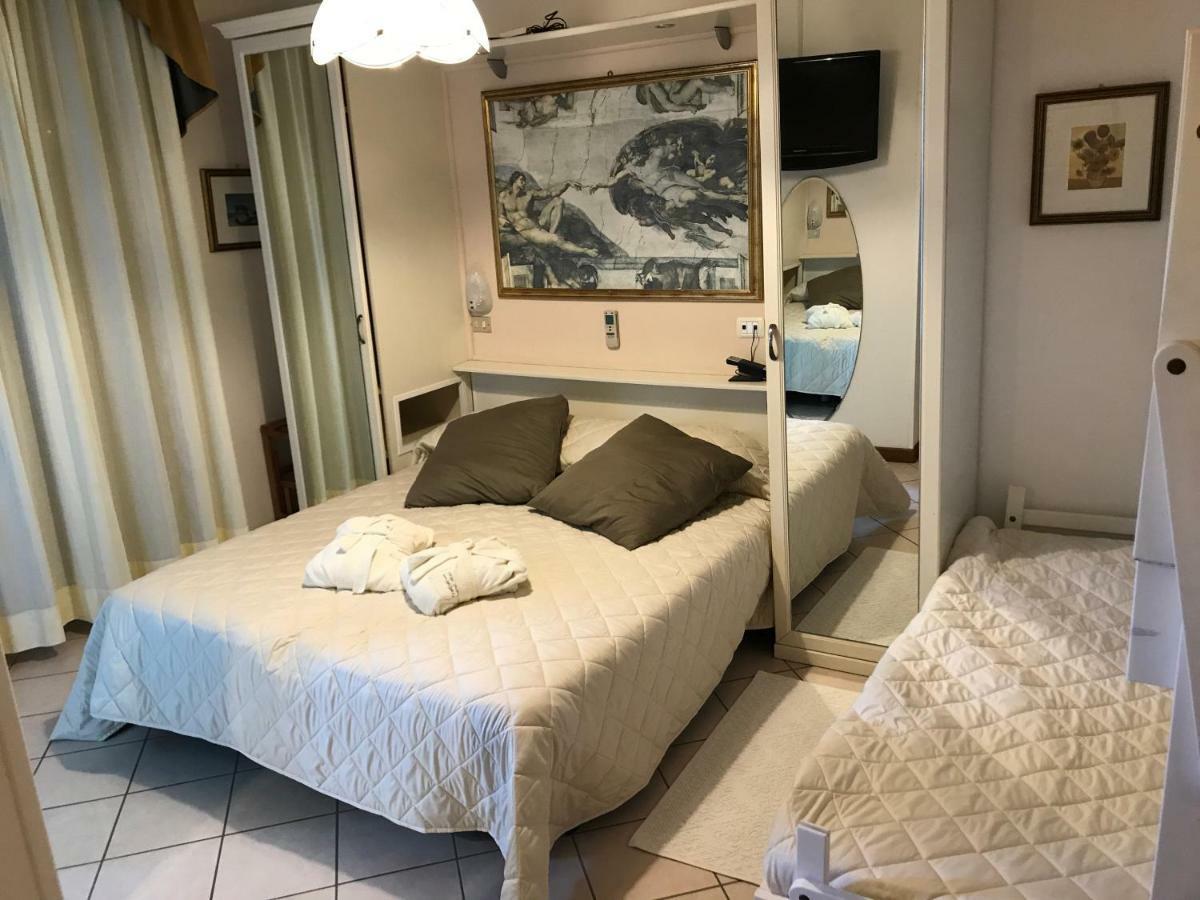 Hotel Byron Milano Marittima Exteriér fotografie