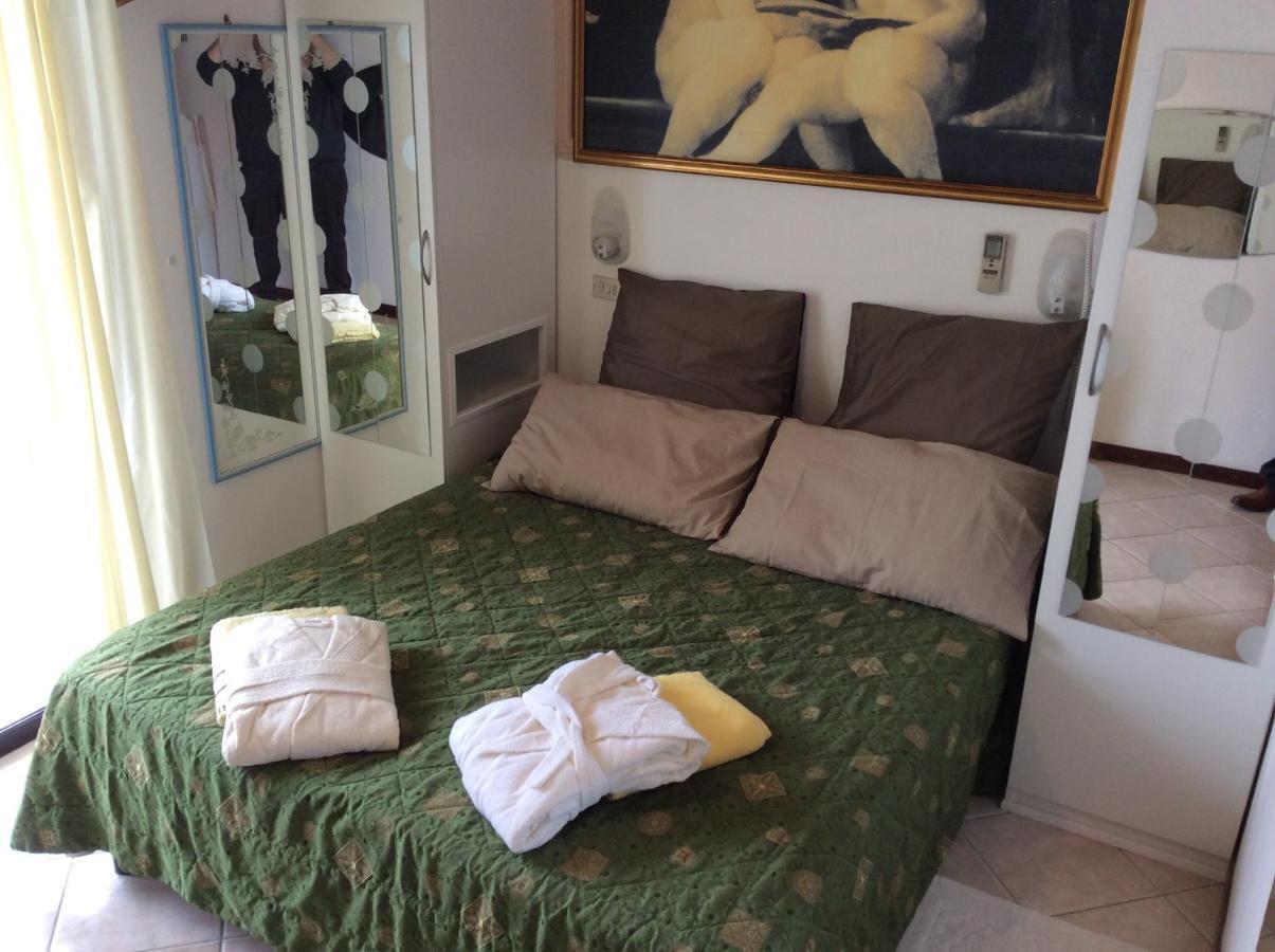 Hotel Byron Milano Marittima Exteriér fotografie
